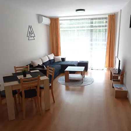 Lorea L000 In Aspen Golf Razlog