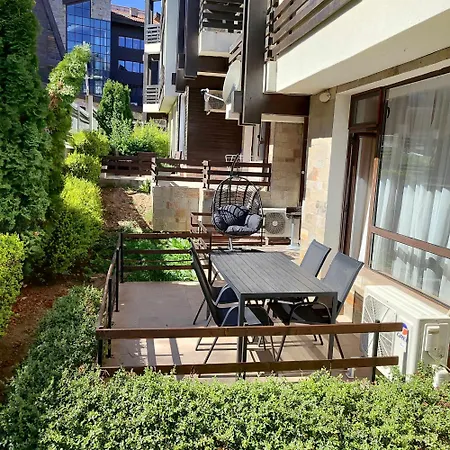 Lorea L000 In Aspen Golf Razlog